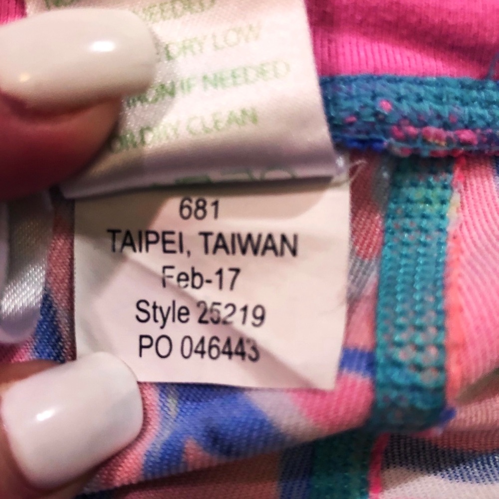 Lilly Pulitzer Cropped Legging in Breezy Babe - Picture 6 of 6